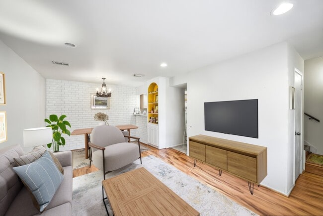 Foto del edificio - 923 Wax Myrtle Ln