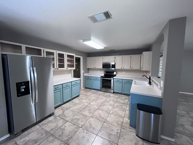 Building Photo - View this home today!