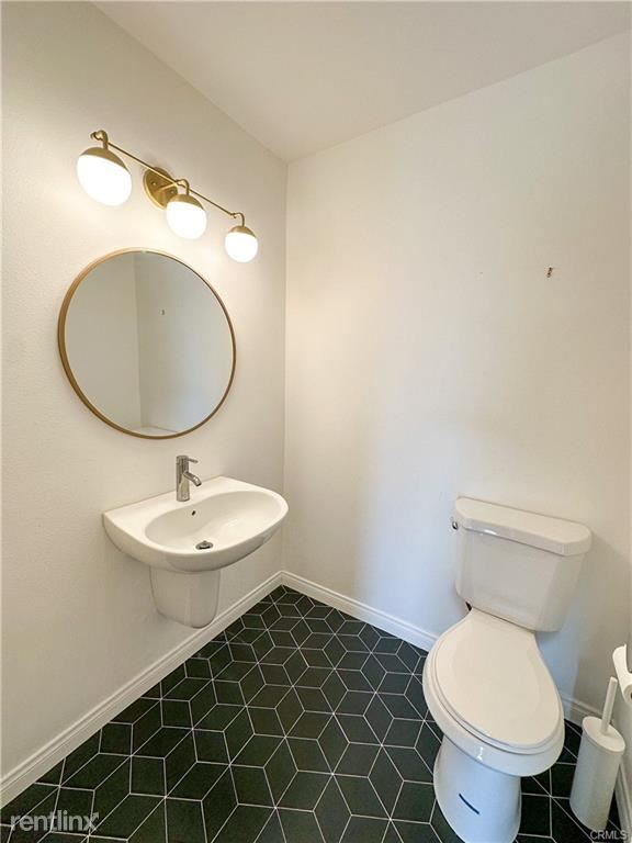 Building Photo - 3 br, 2.5 bath Condo - 218 N Marguerita Av...