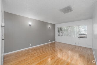Interior Photo - 1216 N Las Palmas Ave