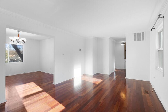 Foto del edificio - 2636 East Side Dr