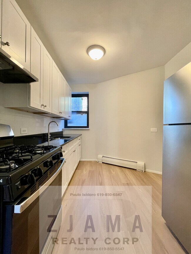 Building Photo - 136 St Pauls Pl
