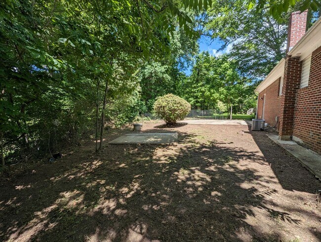 Foto del edificio - Conveniently located 3 bedroom/2 Bath house