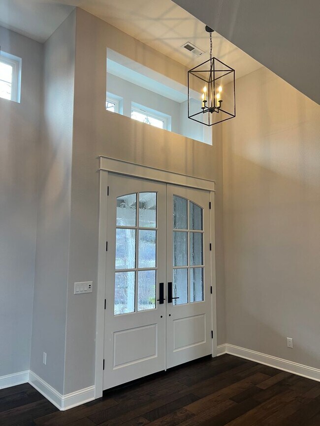 Foto del edificio - Beautiful, Custom home in the heart of Jacksonville | Available Now