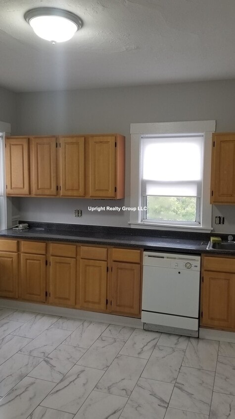 Photo - 19 Roseclair Street Apartments