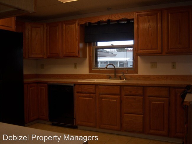 Foto del edificio - 3 br, 1.5 bath Apartment - 1239 Lewis