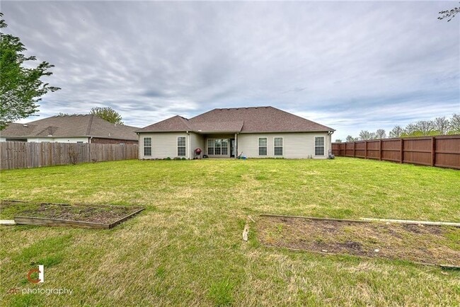 Foto del edificio - 1201 SW Willowbend Ave