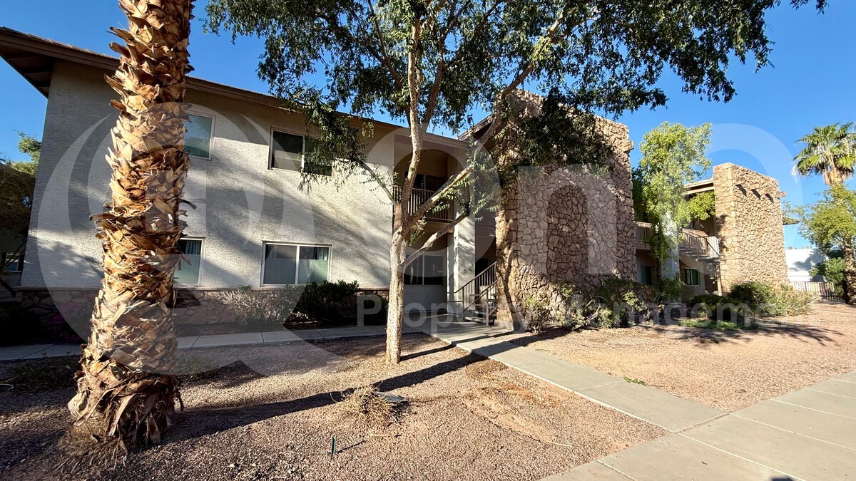 Foto principal - 6920 E 4th St