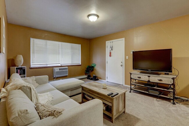 Foto del edificio - 1 Bedroom 1 Bathroom Available at the end of June