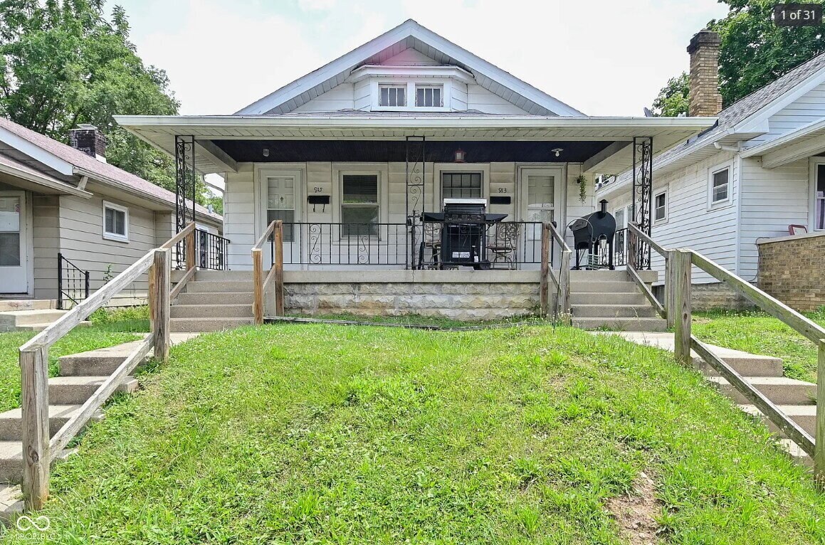 Foto del edificio - "Charming 2-Bedroom Duplex Retreat on N Dr...