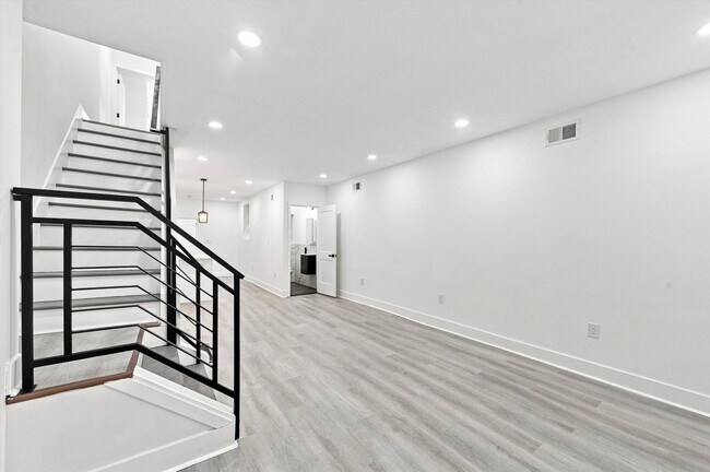Foto del edificio - 5729 Hadfield St