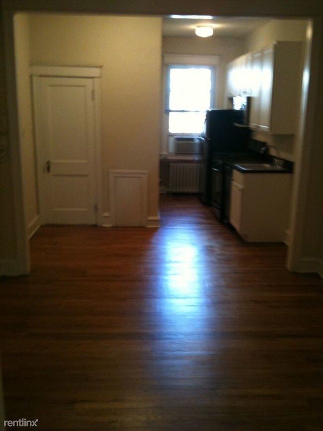 Building Photo - 2 br, 1 bath Apartment - 737 Spruce St Apt 2F