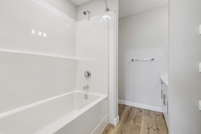 Building Photo - Evoke