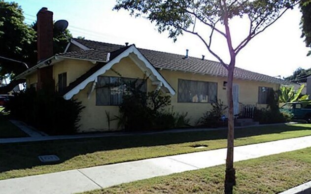 Foto del edificio - 8808-8824 Rose St