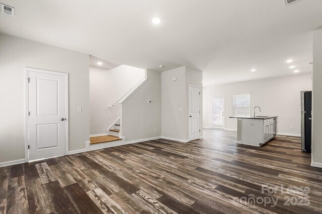 Building Photo - 117 Dogwood Vlg Trl