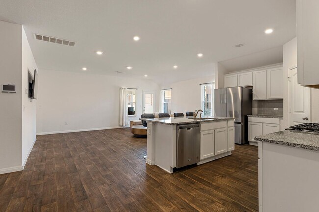 Foto del edificio - 19601 Abigail Fillmore Rd