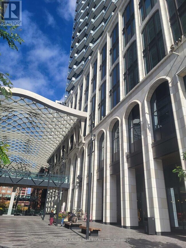 Photo du bâtiment - 470 Front St W