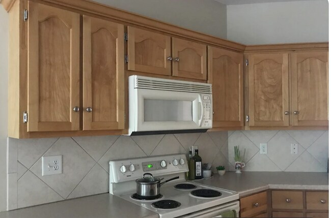 Building Photo - 560 Hackberry Ridge Trce