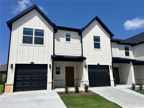 Building Photo - 1711 Cuppett Cir