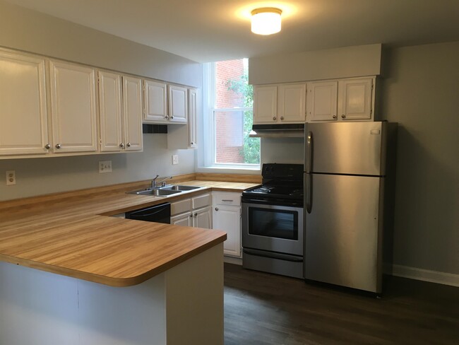 Foto del edificio - 2144 St James Ave