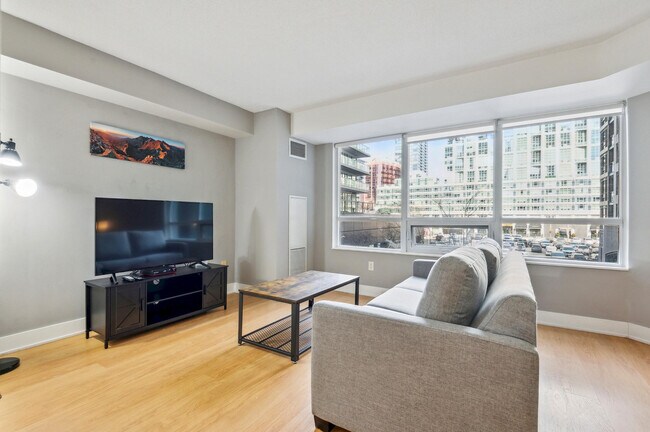 Building Photo - 20 Blue Jays Way