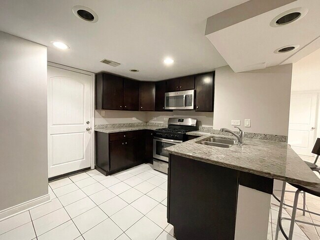 Foto del edificio - 2648 N Kildare Ave