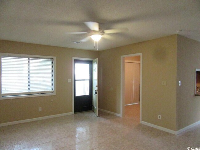 Foto del edificio - 1450 Turkey Ridge Rd