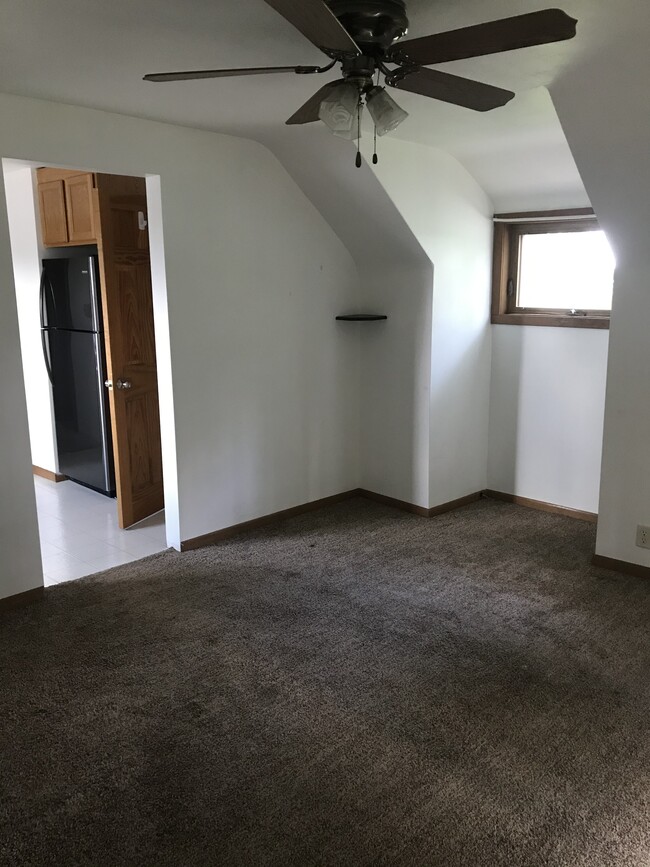 Front room with large picture window - 5265 E 5000N Rd