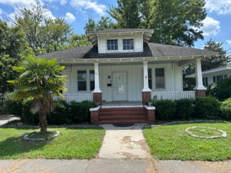 Building Photo - 1009 Maple St