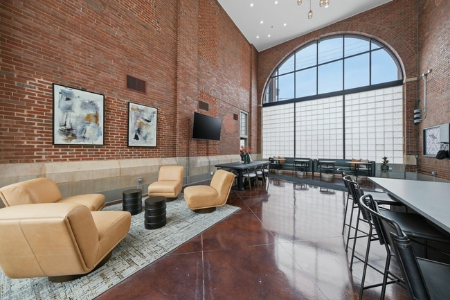 Building Photo - Ovaltine Court