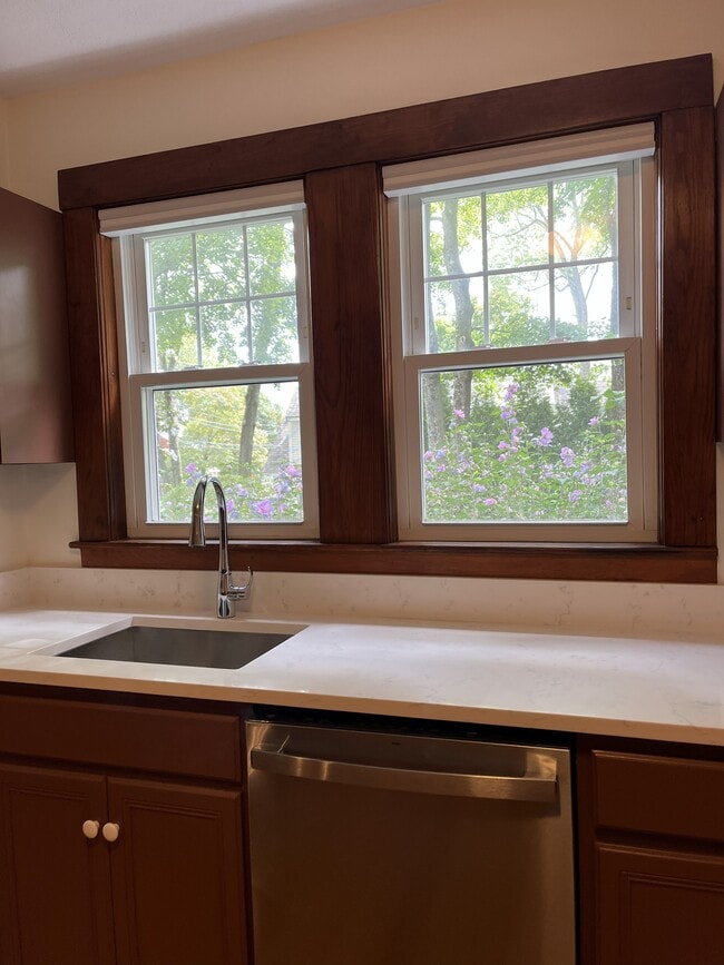 Kitchen - 754 Massachusetts Ave