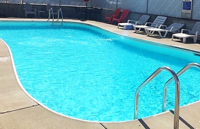 Swimming Pool - 1917 Buffington Ave