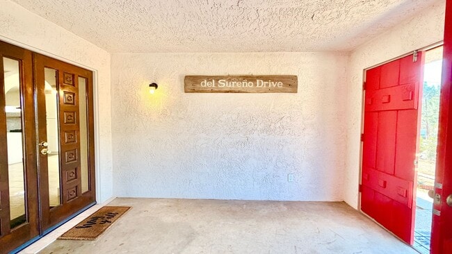 Foto del edificio - Wonderful Single-Story Home with Remodeled...