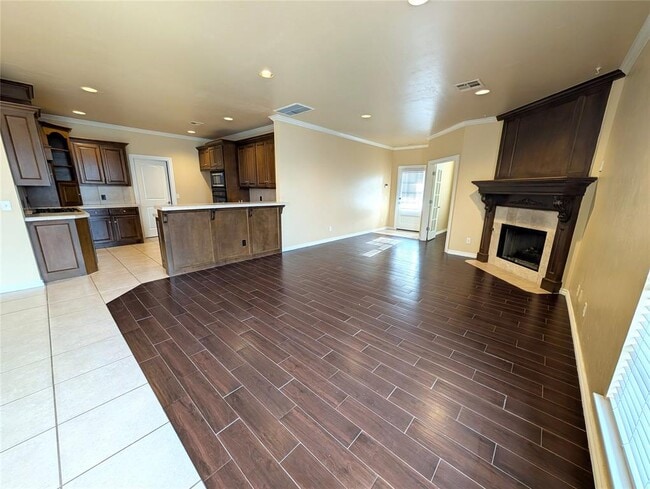 Building Photo - 17201 Cedar Dr