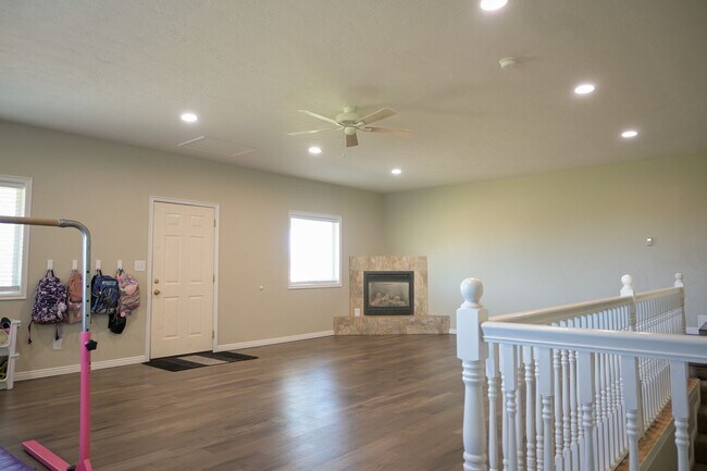 Building Photo - Stunning St. Anthoney Home: Recently Remod...