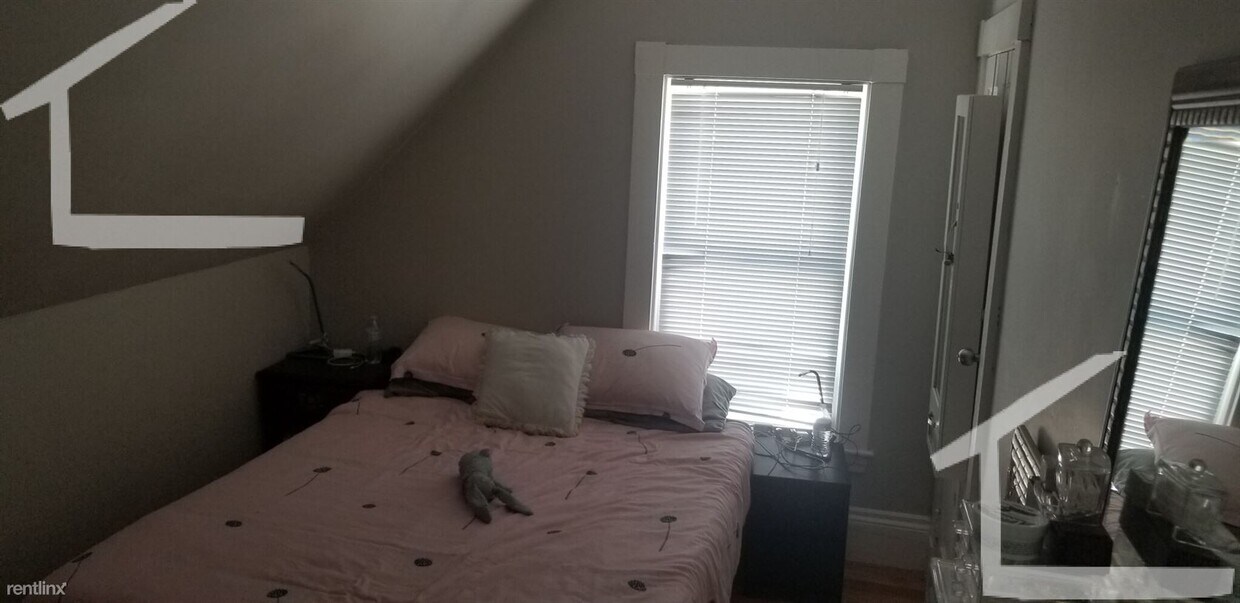 Foto del edificio - 2 br, 1 bath Duplex - 39 Litchfield St 3
