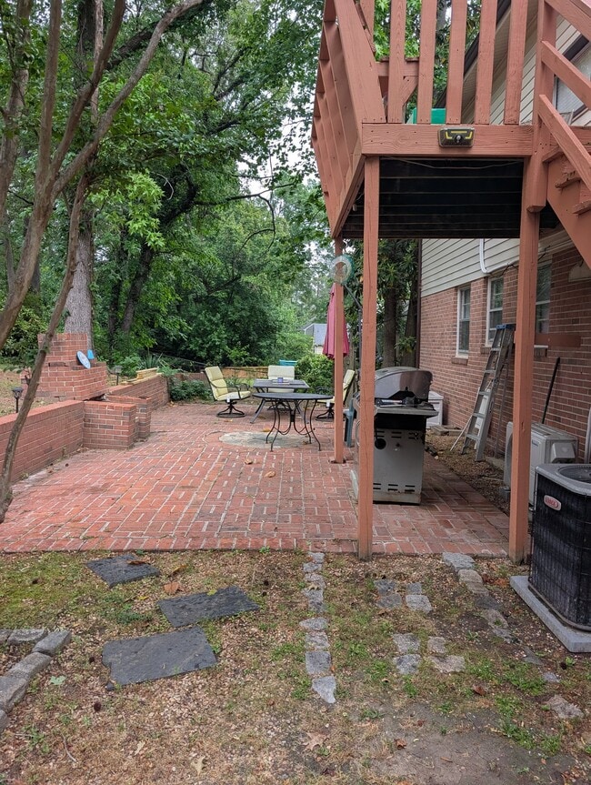 Building Photo - 8143 Brown Rd
