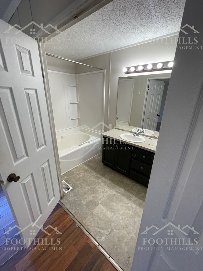 Building Photo - 2-Bed/2-Bath Mobile Home with Outdoor Deck...