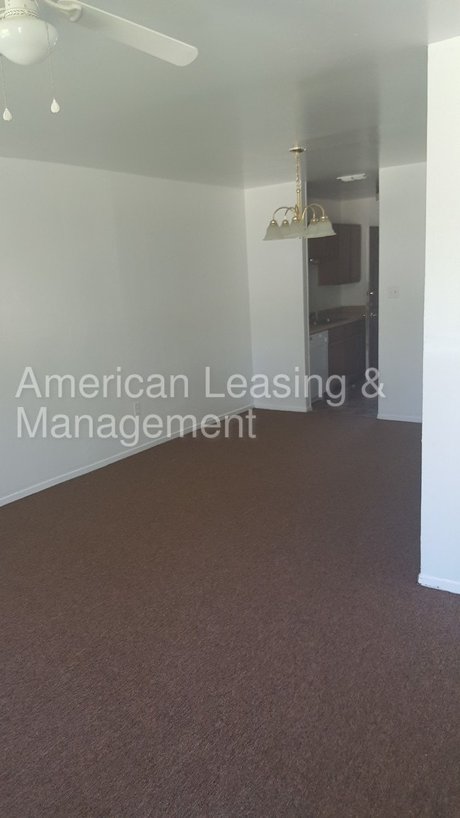 Building Photo - Brookhollow Duplex