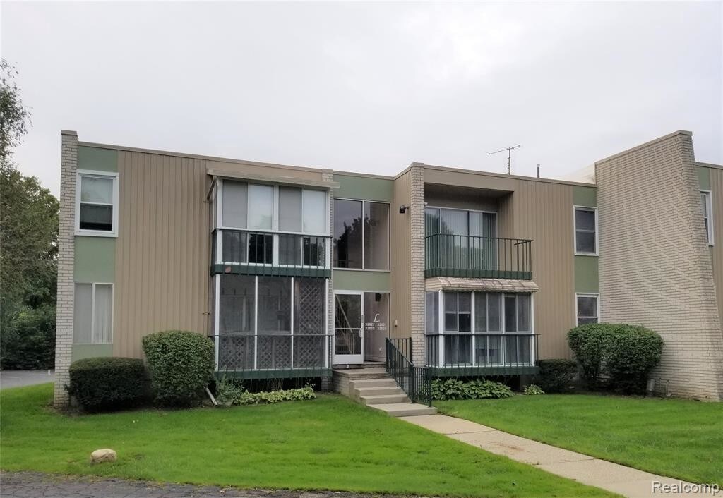Foto principal - 32827 Fargo St