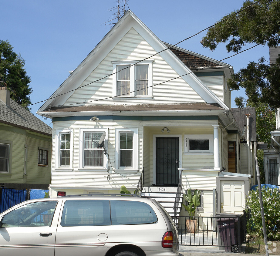 Building Photo - 2425 Fruitvale Ave