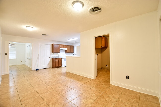 Foto del edificio - 3834 Brookwood Dr