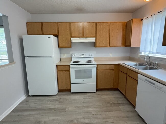 Building Photo - 996 W Pueblo Dr