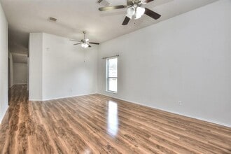 Building Photo - 3007 Crystal Cove