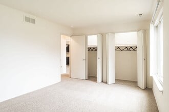 Interior Photo - Glencoe Hills