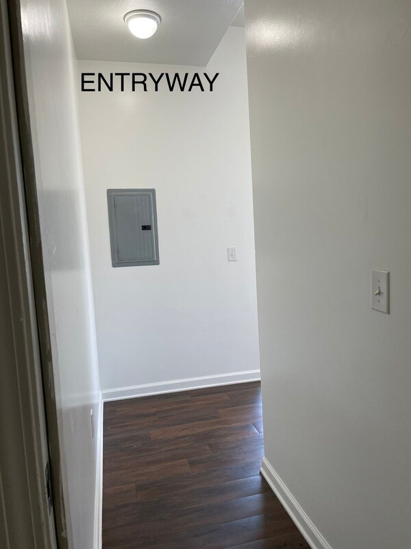 Building Photo - 310 S Anderson St