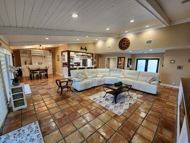 Foto del edificio - 7401 Corkwood Terrace