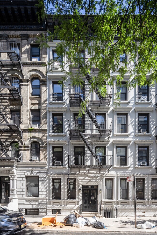 Building Photo - 123 E 90th St
