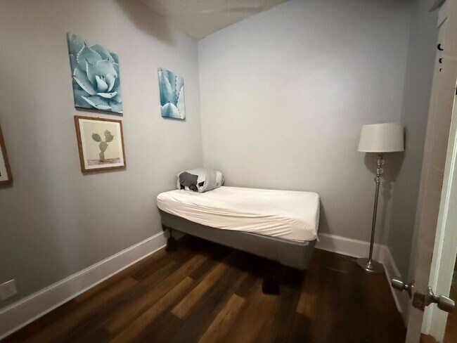 Foto del edificio - 1914 Barnard St