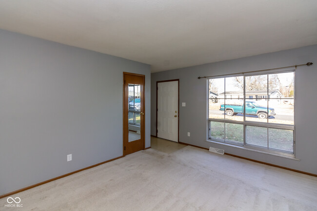 Foto del edificio - 511 Hollybrook Dr